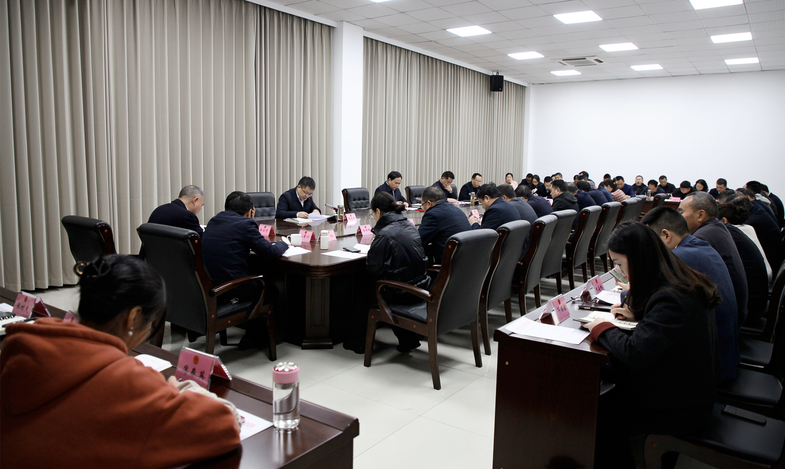 张廷发主持召开县人大常委会党组（扩大）会议